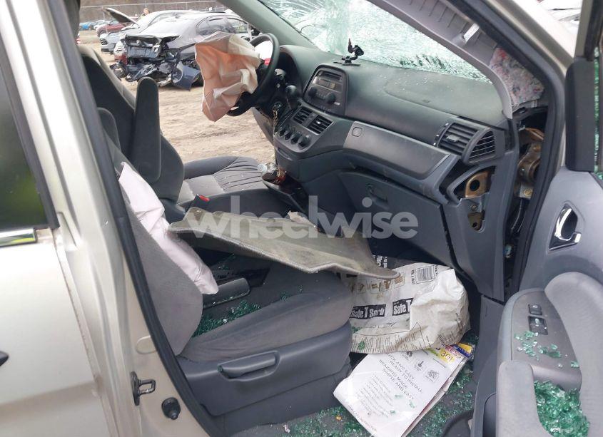 Photo 5 of 2005 Honda Odyssey LX (VIN 5FNRL38285B131045)