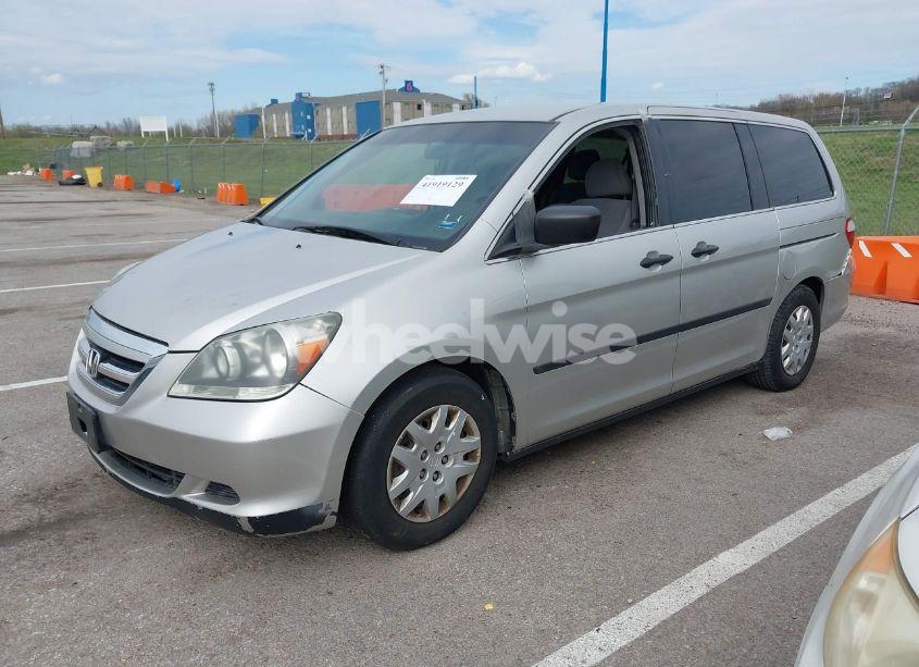 Photo 2 of 2007 Honda Odyssey LX (VIN 5FNRL38297B073742)