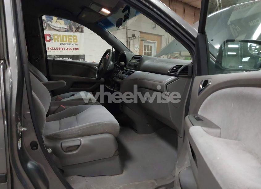 Photo 5 of 2009 Honda Odyssey LX (VIN 5FNRL382X9B026108)