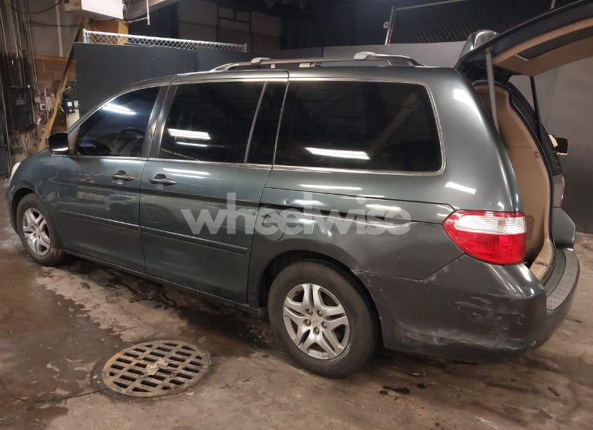 Photo 3 of 2005 Honda Odyssey EX (VIN 5FNRL38405B400754)