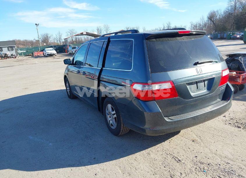 Photo 3 of 2005 Honda Odyssey EX (VIN 5FNRL38405B425296)