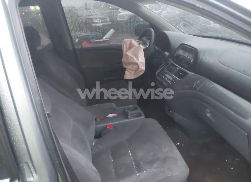 Photo 5 of 2006 Honda Odyssey EX (VIN 5FNRL38406B113478)