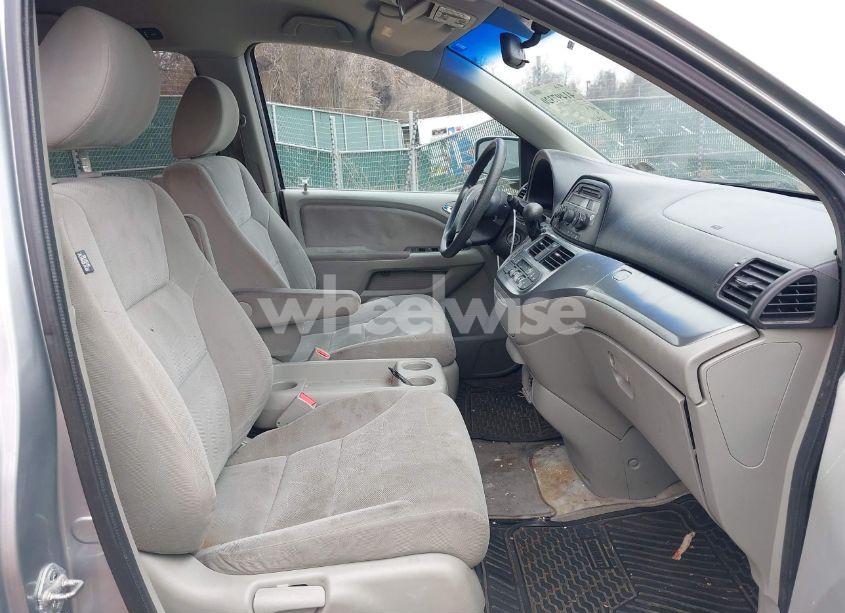 Photo 5 of 2008 Honda Odyssey EX (VIN 5FNRL38408B057870)