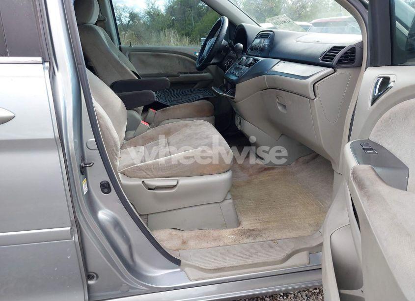 Photo 5 of 2005 Honda Odyssey EX (VIN 5FNRL38415B073359)