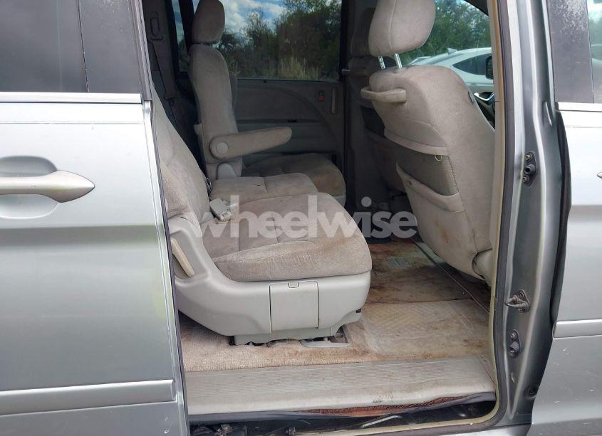 Photo 8 of 2005 Honda Odyssey EX (VIN 5FNRL38415B073359)