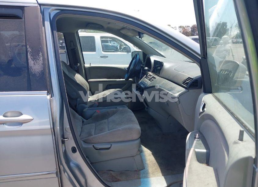 Photo 5 of 2005 Honda Odyssey EX (VIN 5FNRL38415B086709)