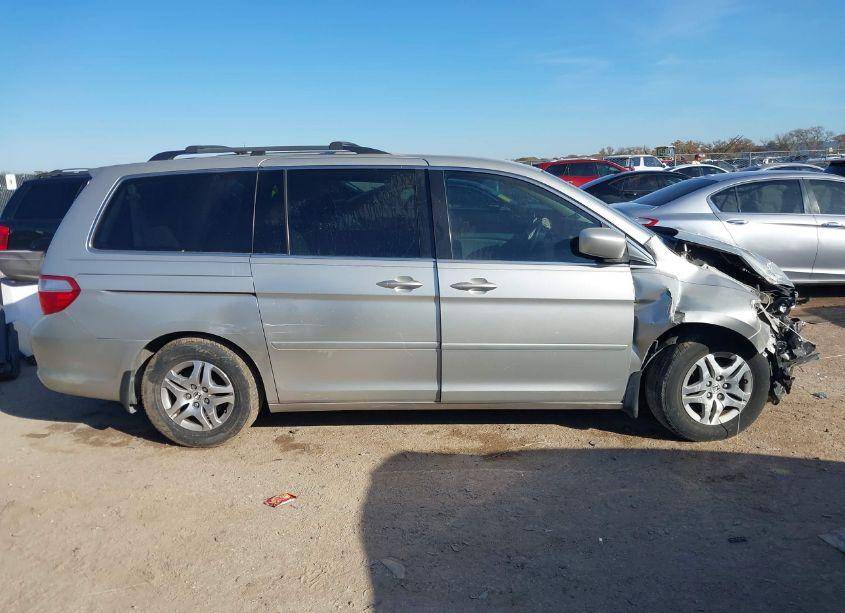 Photo 14 of 2006 Honda Odyssey EX (VIN 5FNRL38416B431285)