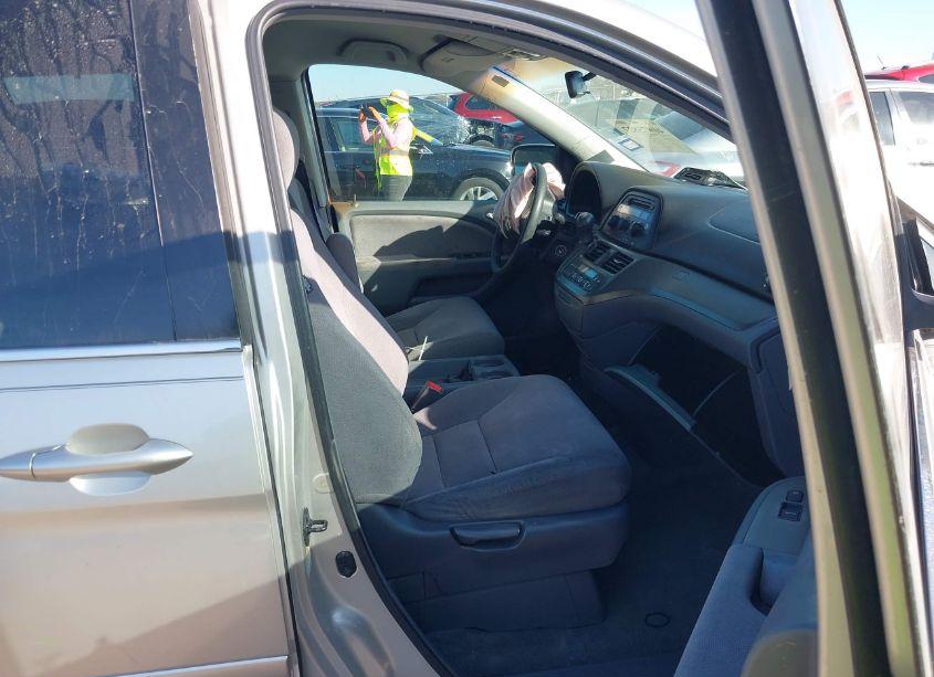 Photo 5 of 2006 Honda Odyssey EX (VIN 5FNRL38416B431285)