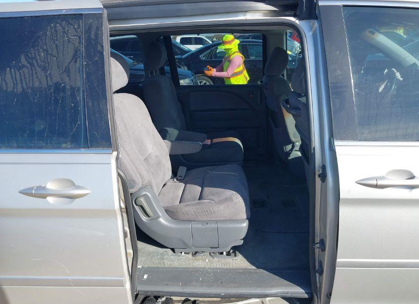 Photo 8 of 2006 Honda Odyssey EX (VIN 5FNRL38416B431285)