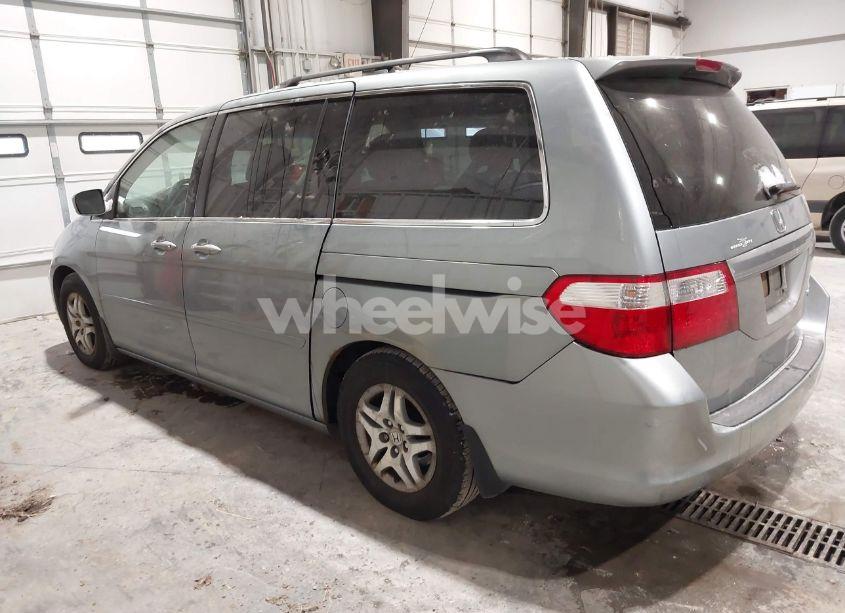 Photo 3 of 2005 Honda Odyssey EX (VIN 5FNRL38425B025739)