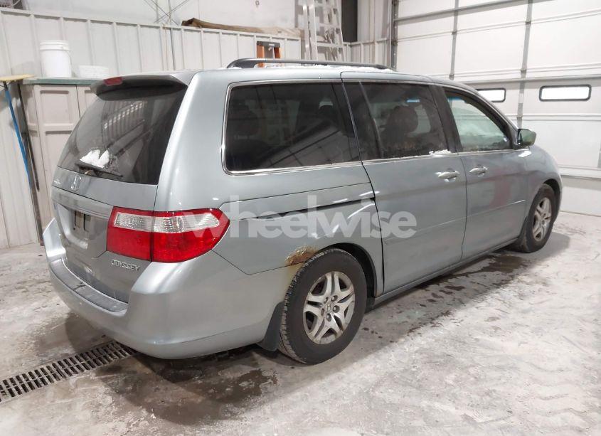 Photo 4 of 2005 Honda Odyssey EX (VIN 5FNRL38425B025739)