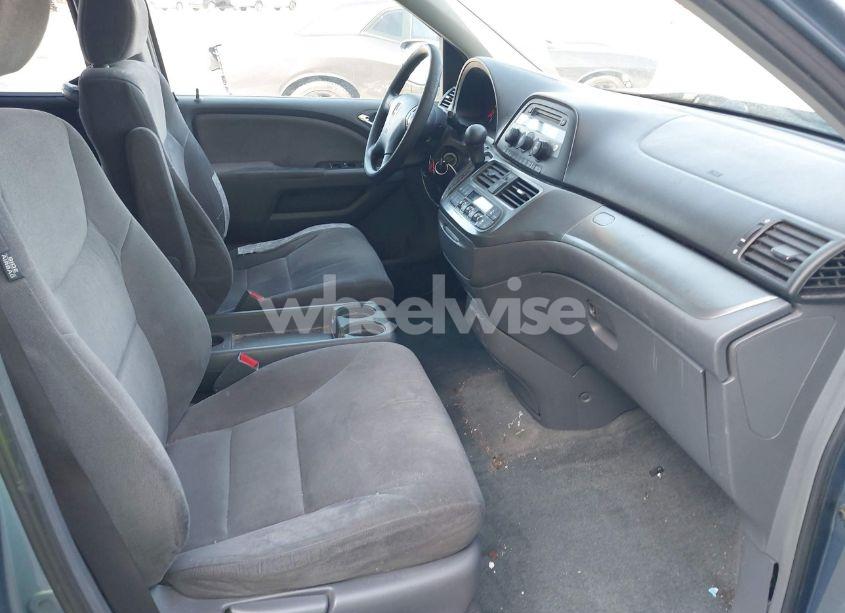Photo 5 of 2005 Honda Odyssey EX (VIN 5FNRL38425B099307)