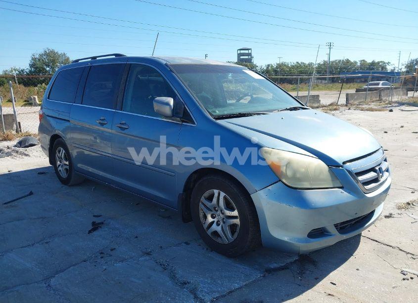 2005 Honda Odyssey EX (VIN 5FNRL38425B132211) main photo