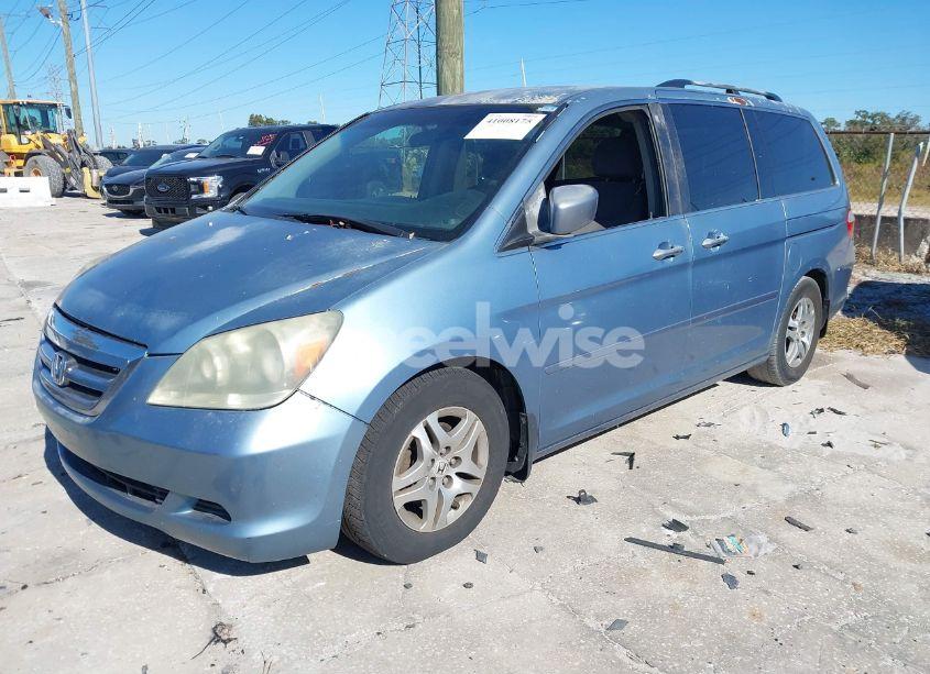 Photo 2 of 2005 Honda Odyssey EX (VIN 5FNRL38425B132211)