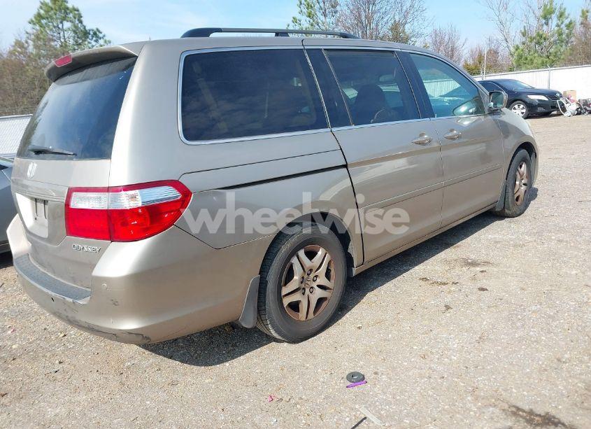 Photo 4 of 2005 Honda Odyssey EX (VIN 5FNRL38425B409715)