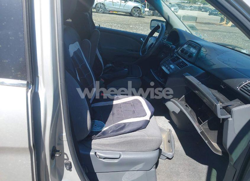 Photo 5 of 2005 Honda Odyssey EX (VIN 5FNRL38425B423534)