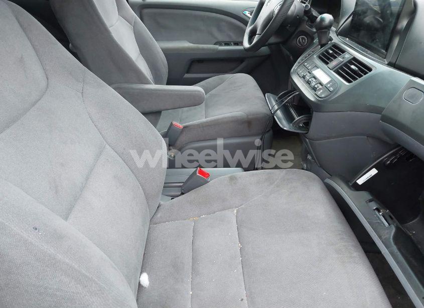 Photo 5 of 2006 Honda Odyssey EX (VIN 5FNRL38426B059522)