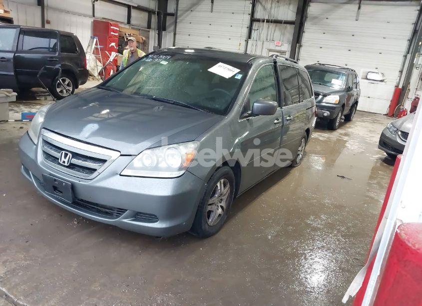 Photo 2 of 2007 Honda Odyssey EX (VIN 5FNRL38427B052619)