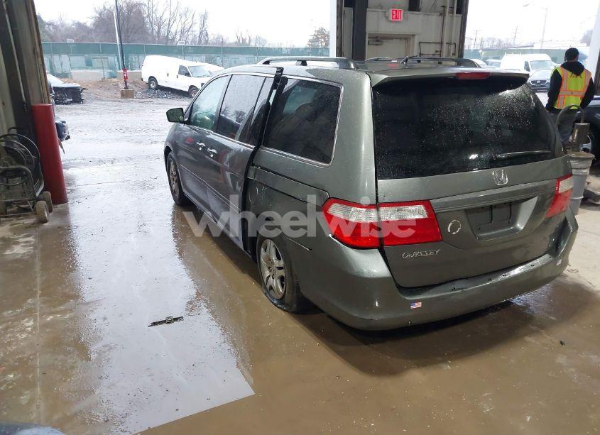 Photo 3 of 2007 Honda Odyssey EX (VIN 5FNRL38427B052619)