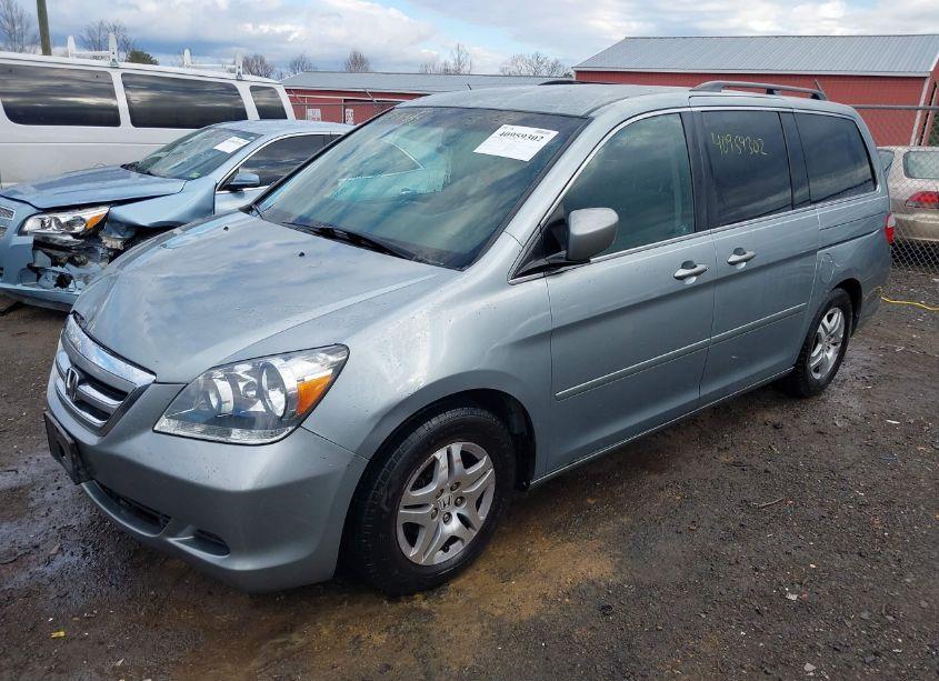 Photo 2 of 2007 Honda Odyssey EX (VIN 5FNRL38427B089881)