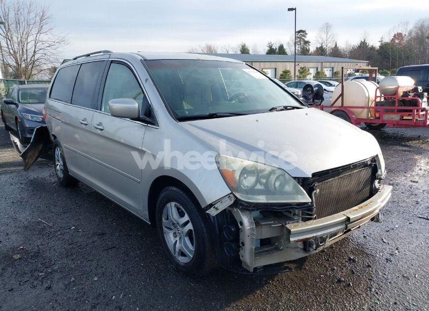 2005 Honda Odyssey EX (VIN 5FNRL38435B000753) main photo