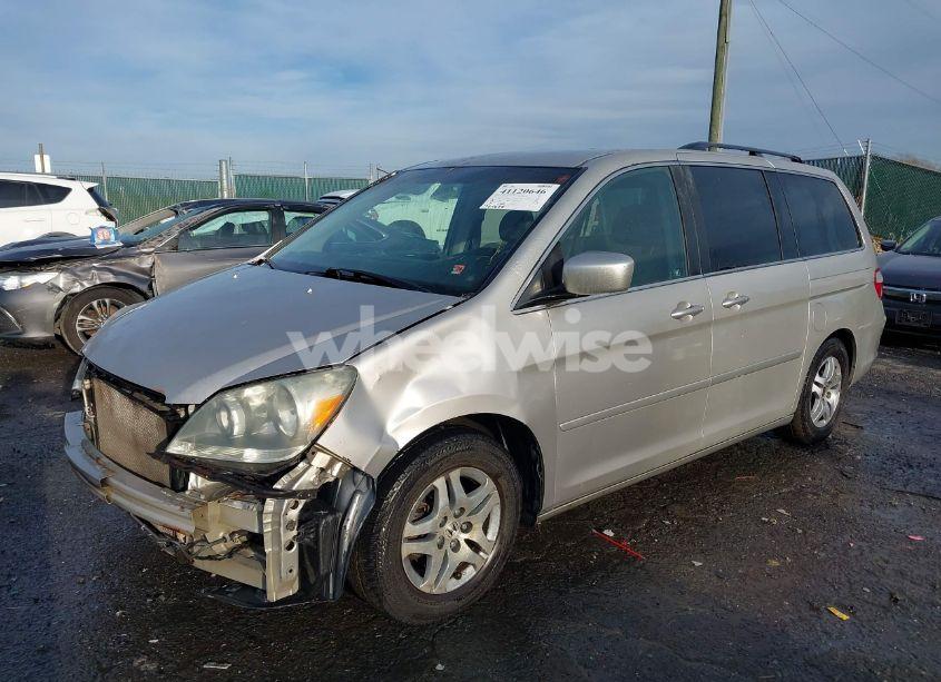 Photo 2 of 2005 Honda Odyssey EX (VIN 5FNRL38435B000753)