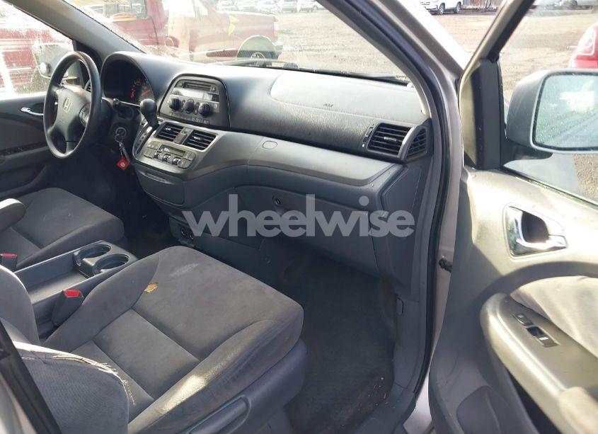 Photo 5 of 2005 Honda Odyssey EX (VIN 5FNRL38435B000753)