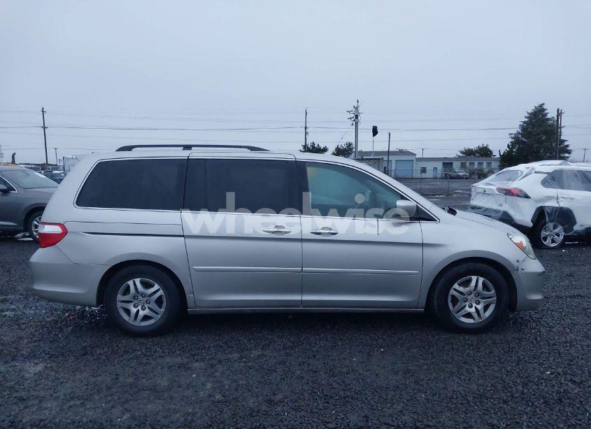 Photo 13 of 2005 Honda Odyssey EX (VIN 5FNRL38435B002373)