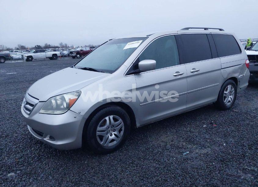 Photo 2 of 2005 Honda Odyssey EX (VIN 5FNRL38435B002373)