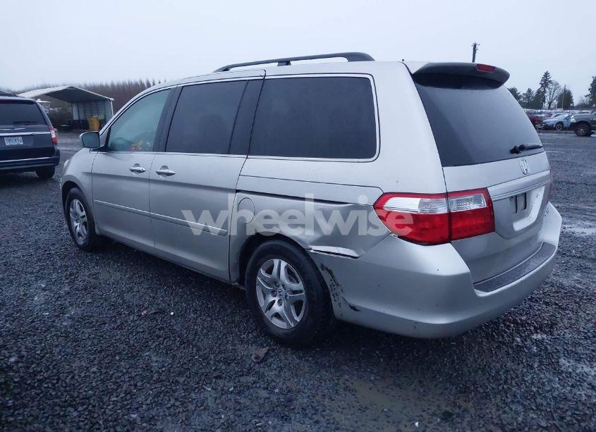Photo 3 of 2005 Honda Odyssey EX (VIN 5FNRL38435B002373)