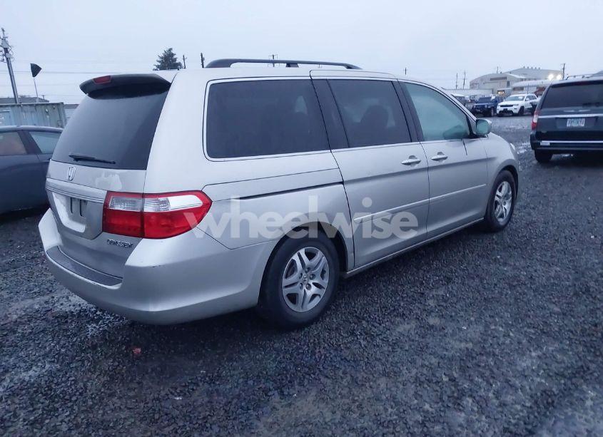 Photo 4 of 2005 Honda Odyssey EX (VIN 5FNRL38435B002373)