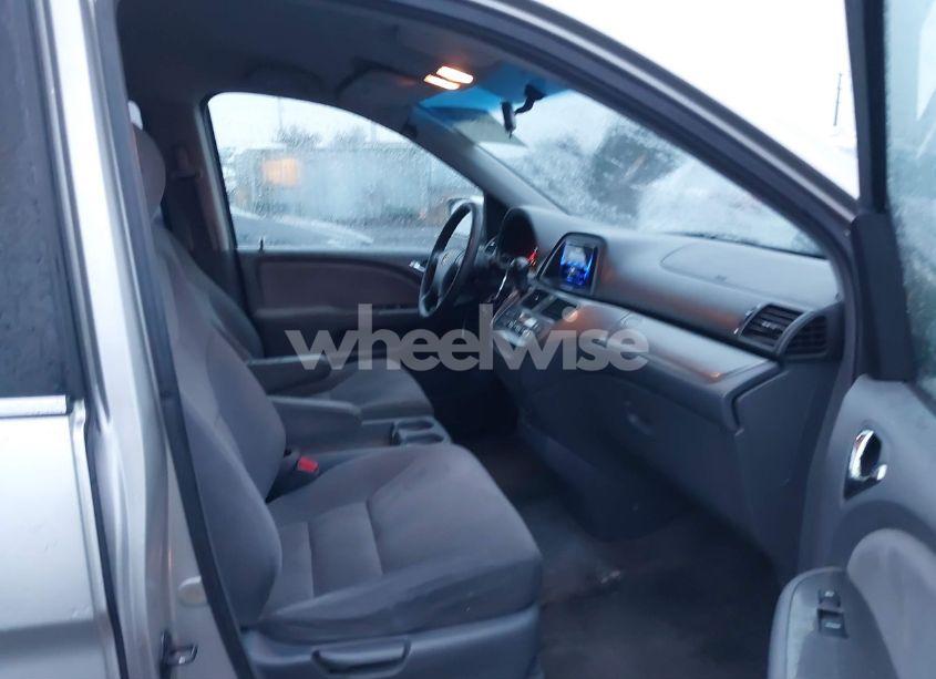 Photo 5 of 2005 Honda Odyssey EX (VIN 5FNRL38435B002373)