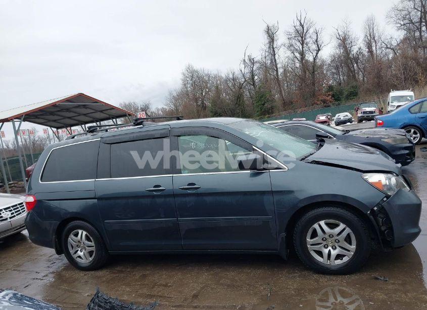 Photo 13 of 2005 Honda Odyssey EX (VIN 5FNRL38435B401347)