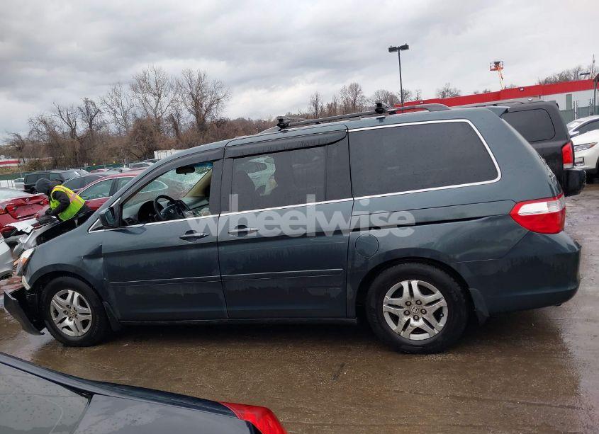 Photo 14 of 2005 Honda Odyssey EX (VIN 5FNRL38435B401347)