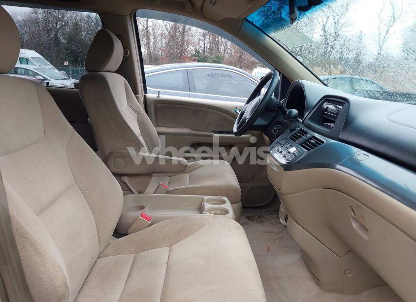 Photo 5 of 2005 Honda Odyssey EX (VIN 5FNRL38435B401347)