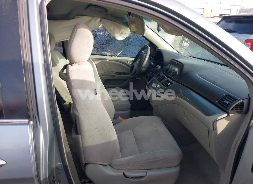 Photo 5 of 2006 Honda Odyssey EX (VIN 5FNRL38436B102541)