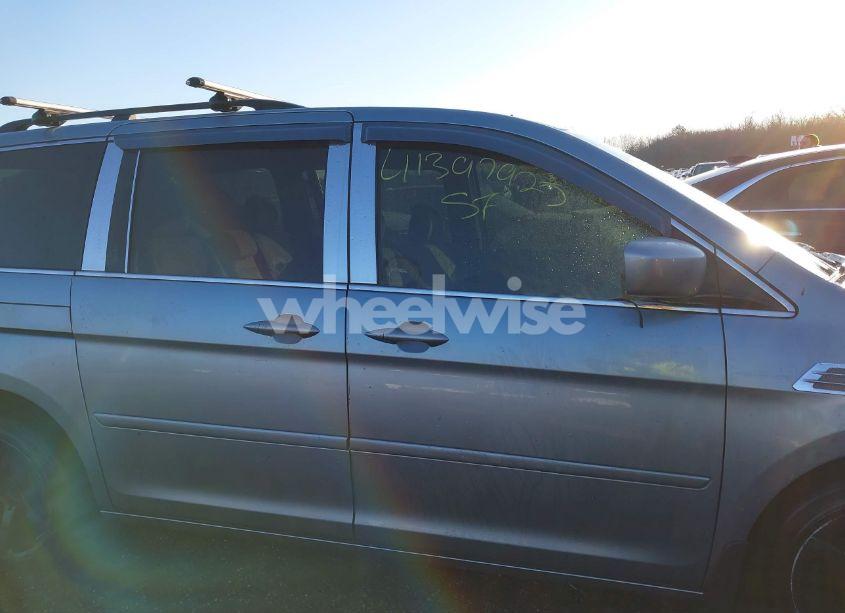 Photo 13 of 2006 Honda Odyssey EX (VIN 5FNRL38436B122045)