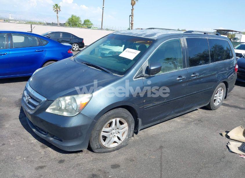 Photo 2 of 2005 Honda Odyssey EX (VIN 5FNRL38445B401096)