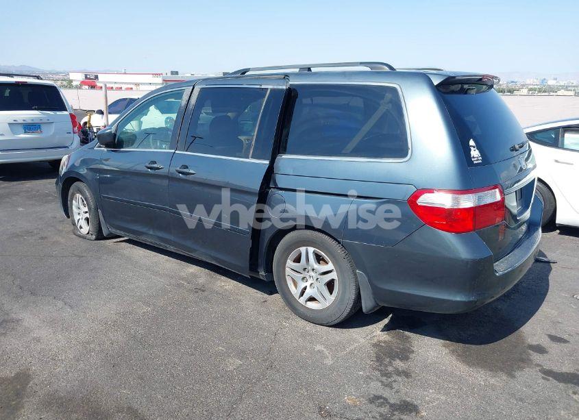 Photo 3 of 2005 Honda Odyssey EX (VIN 5FNRL38445B401096)