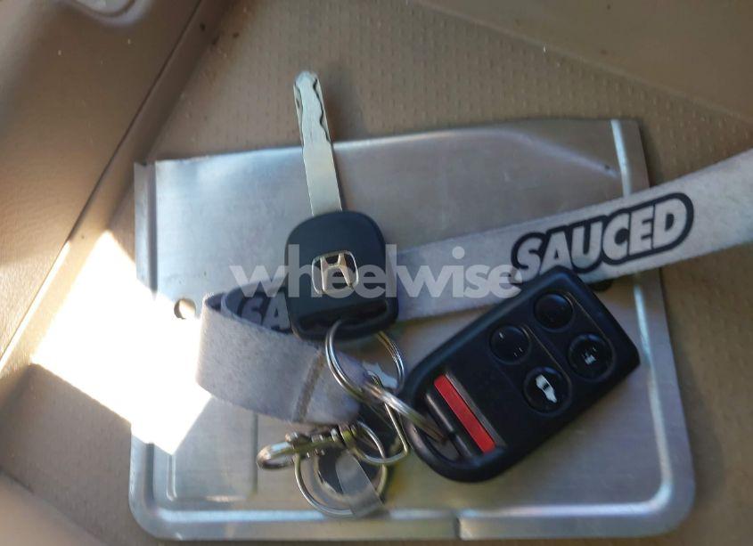 Photo 11 of 2005 Honda Odyssey EX (VIN 5FNRL38445B401163)