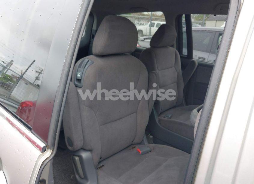 Photo 8 of 2005 Honda Odyssey EX (VIN 5FNRL38445B412759)