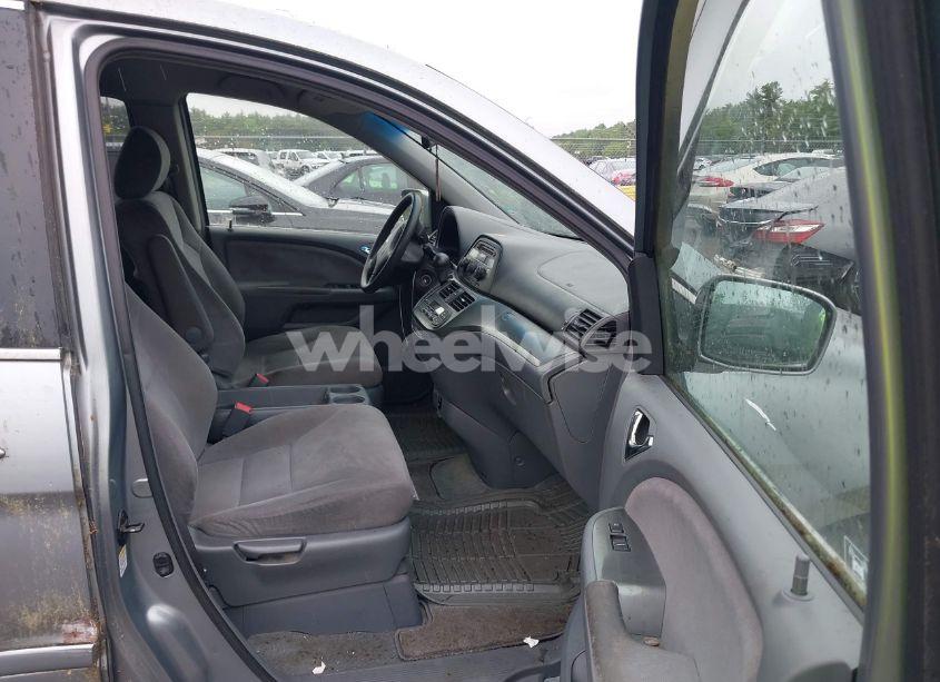 Photo 5 of 2006 Honda Odyssey EX (VIN 5FNRL38446B080677)