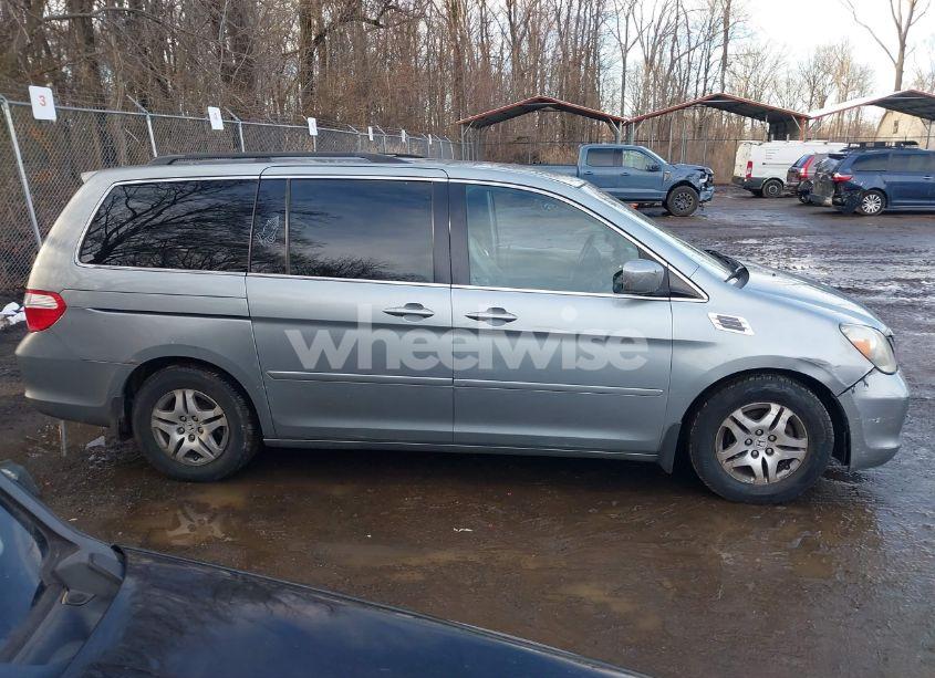 Photo 13 of 2007 Honda Odyssey EX (VIN 5FNRL38447B007374)