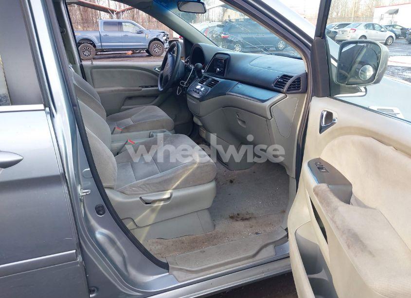 Photo 5 of 2007 Honda Odyssey EX (VIN 5FNRL38447B007374)