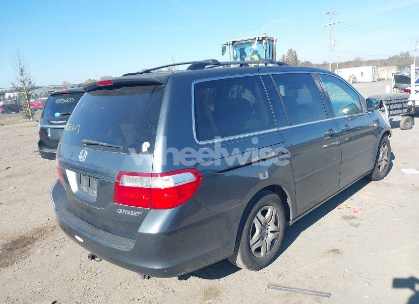Photo 4 of 2005 Honda Odyssey EX (VIN 5FNRL38465B404047)