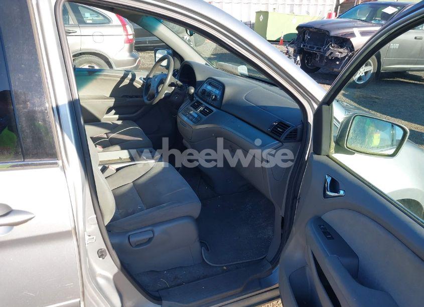 Photo 5 of 2008 Honda Odyssey EX (VIN 5FNRL38468B101189)