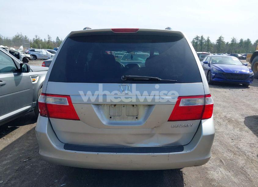 Photo 14 of 2005 Honda Odyssey EX (VIN 5FNRL38475B413078)