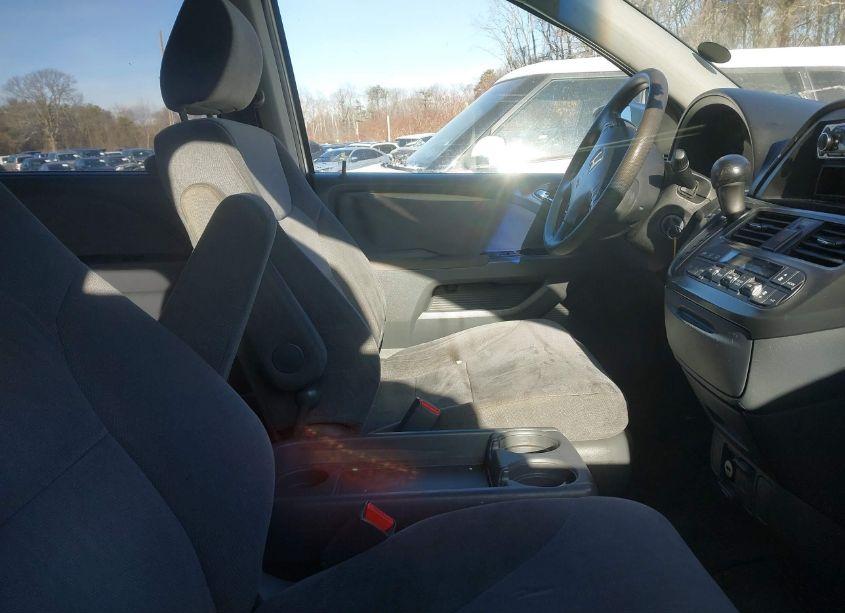 Photo 5 of 2006 Honda Odyssey EX (VIN 5FNRL38476B453842)