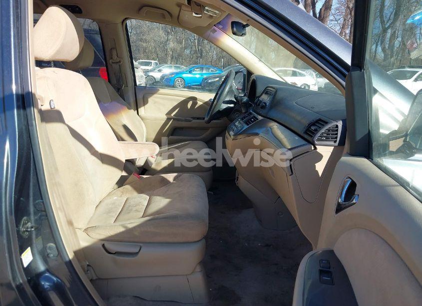 Photo 5 of 2005 Honda Odyssey EX (VIN 5FNRL38485B000764)