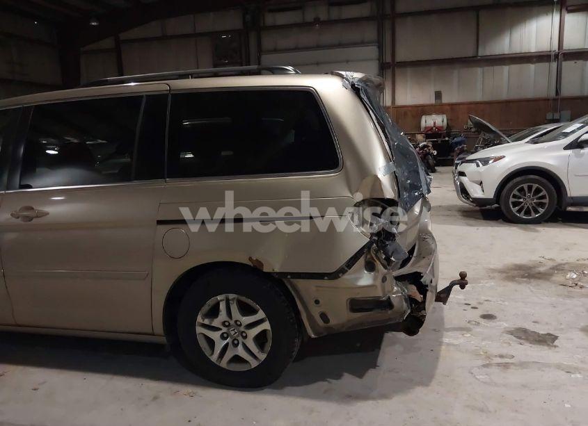 Photo 13 of 2005 Honda Odyssey EX (VIN 5FNRL38485B012400)